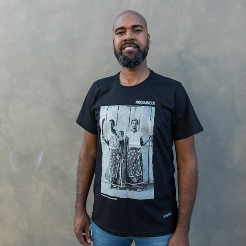 Camiseta Lute como uma Moçambicana(Preta)